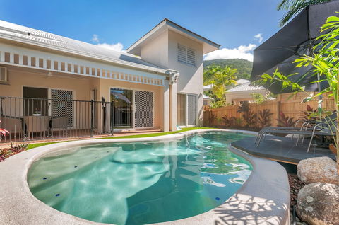 The Villas Palm Cove - Northern Rivers Accommodation 2