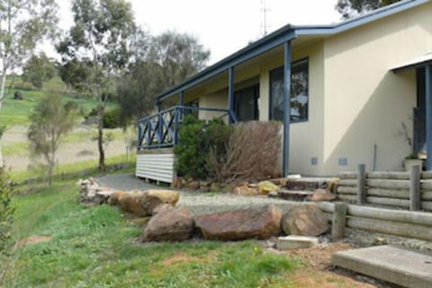 Riesling Country Cottages - Northern Rivers Accommodation 4