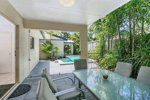 Kewarra Beach Retreat 1 - Northern Rivers Accommodation 6