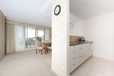 Accommodate Canberra - The Avenue - Northern Rivers Accommodation 4