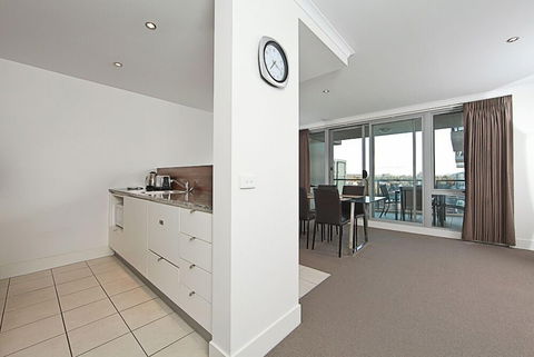 Accommodate Canberra - The Avenue - Northern Rivers Accommodation 6