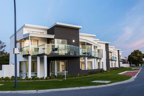 Reflections By Rockingham Apartments - Northern Rivers Accommodation 5
