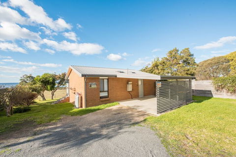 Beach Break Bicheno - Northern Rivers Accommodation 1