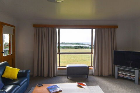 Beach Break Bicheno - Northern Rivers Accommodation 5