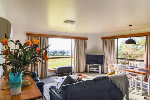 Beach Break Bicheno - Northern Rivers Accommodation 2