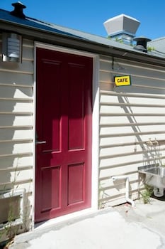 Lowena Cafe And Accommodation - Northern Rivers Accommodation 0