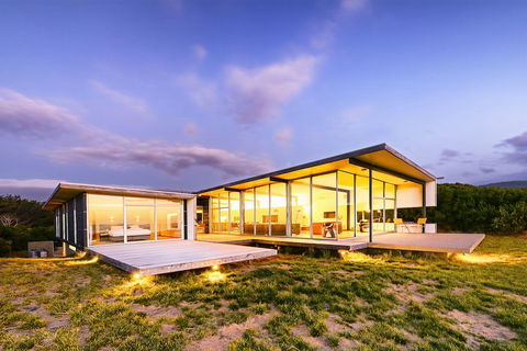 Cloudy Bay Beach House - Northern Rivers Accommodation 0