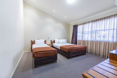 Roma Explorers Inn - Northern Rivers Accommodation 6