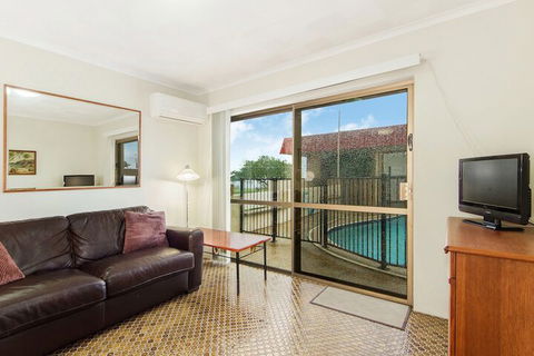 Beachfront Studio & Private Pool - Northern Rivers Accommodation 3