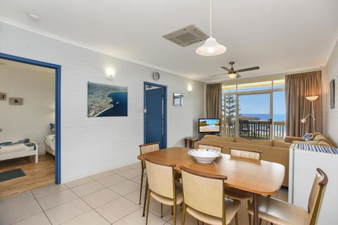 The Dolphins Beachfront Apartments - Northern Rivers Accommodation 4