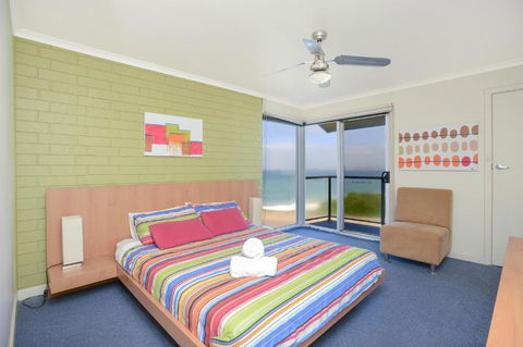 South Seas Beachfront Apartments - Northern Rivers Accommodation 6
