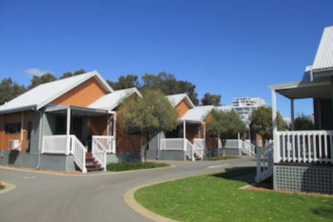 Mandurah Ocean Marina Chalets - Northern Rivers Accommodation 0