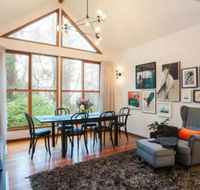 Artist on Everest - Northern Rivers Accommodation