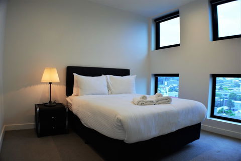 Royal Stays Apartments Clarke St - Northern Rivers Accommodation 1
