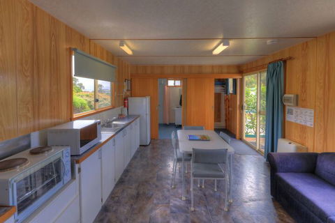 Bicheno Cabin Park - Northern Rivers Accommodation 5