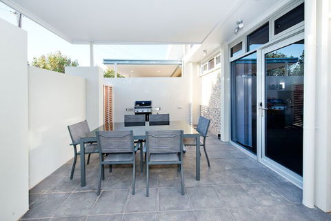 Loxton Courthouse Apartments - Northern Rivers Accommodation 6