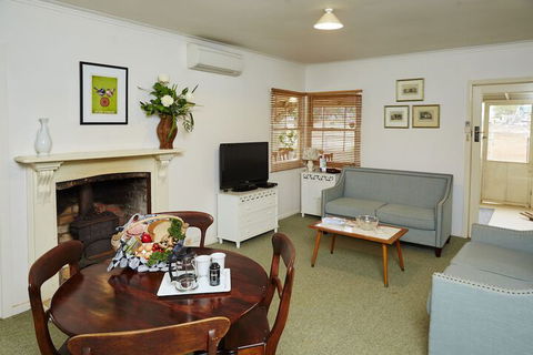 Lochinver Farm Homestead & Cottages - Northern Rivers Accommodation 2
