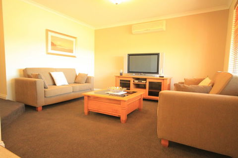 Castaway - Northern Rivers Accommodation 1