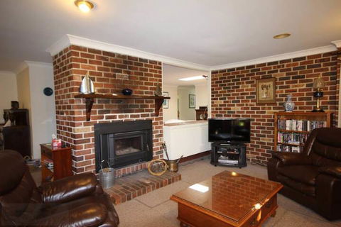 Rosella Retreat - Northern Rivers Accommodation 7