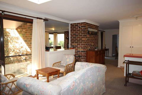 Rosella Retreat - Northern Rivers Accommodation 1