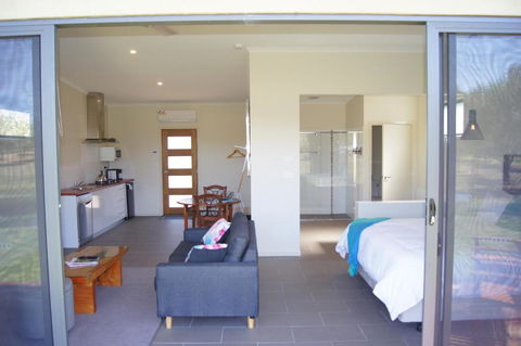 Manzanillo Grove Villa - Northern Rivers Accommodation 2