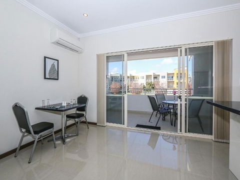 Rose Hotel Clarkson - Northern Rivers Accommodation 5