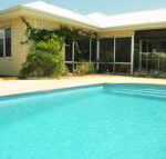 Halls Head Holiday Home - Northern Rivers Accommodation