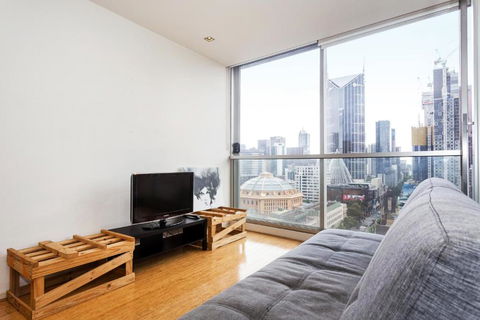 Location & Luxury In Central Of Melbourne 1207 - Northern Rivers Accommodation 3
