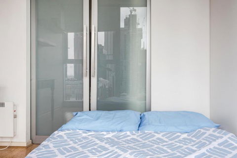 Location & Luxury In Central Of Melbourne 1207 - Northern Rivers Accommodation 6