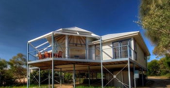Waterline - Northern Rivers Accommodation 2