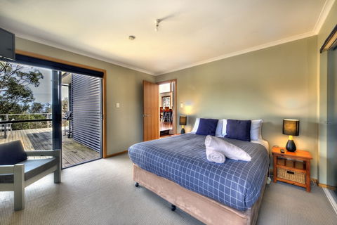 Beachcomber - Northern Rivers Accommodation 0