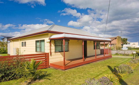 Bella Vista Holiday House - Northern Rivers Accommodation 5