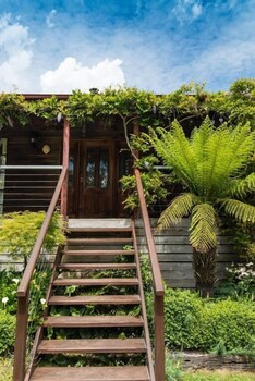 Hollyhock B&B - Northern Rivers Accommodation 0