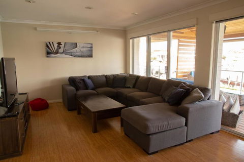 Waterside Canal Dreams - Northern Rivers Accommodation 2