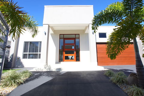 Infinity Quays - Northern Rivers Accommodation 0