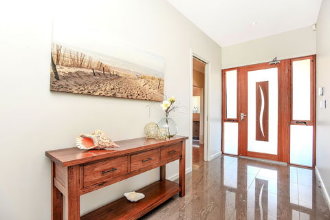 Lavina Luxury Beach House - Northern Rivers Accommodation 1