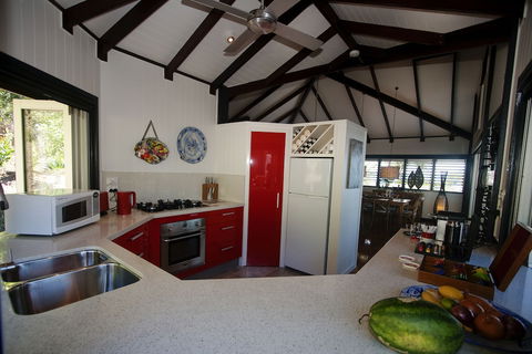 Bedarra Beach House - Northern Rivers Accommodation 4