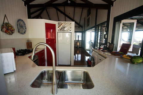 Bedarra Beach House - Northern Rivers Accommodation 3