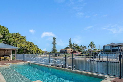 Maureen Waterfront Beach House - Northern Rivers Accommodation 7