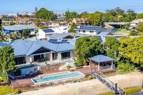 Maureen Waterfront Beach House - Northern Rivers Accommodation 3