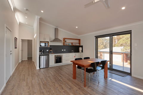 Whale Watcher 1 - Northern Rivers Accommodation 5