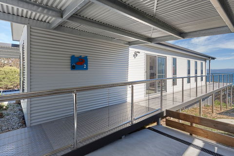 Whale Watcher 2 - Northern Rivers Accommodation 0