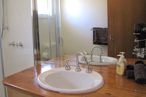 Engadine Cottage - Northern Rivers Accommodation 5