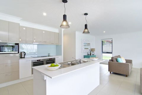 Sentosa At Tugun Beachfront Holiday Home - Northern Rivers Accommodation 7