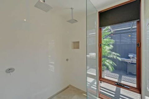 Amazing Unique Five-Star Waterfront Retreat - Northern Rivers Accommodation 5