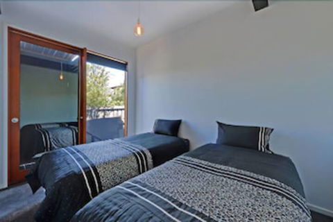 Amazing Unique Five-Star Waterfront Retreat - Northern Rivers Accommodation 4