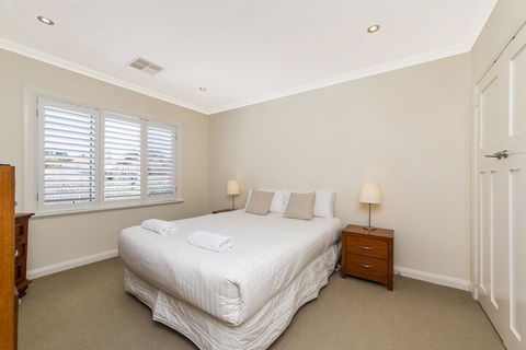 Inner Western Suburbs Retreat - Northern Rivers Accommodation 6