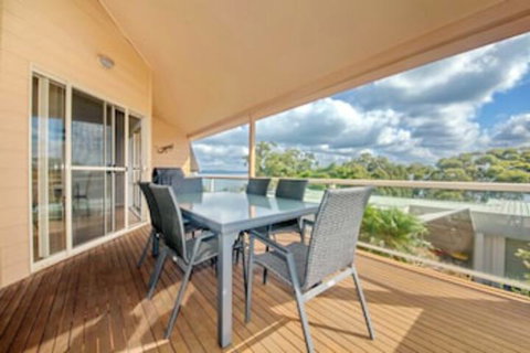 Moy At Nelson Bay, 2/30 Thurlow Avenue - Northern Rivers Accommodation 0