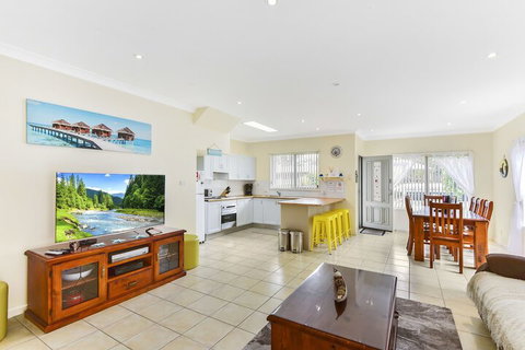Annes Beach Getaway - Northern Rivers Accommodation 2