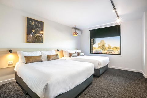 Nightcap At The Cheeky Squire - Northern Rivers Accommodation 2